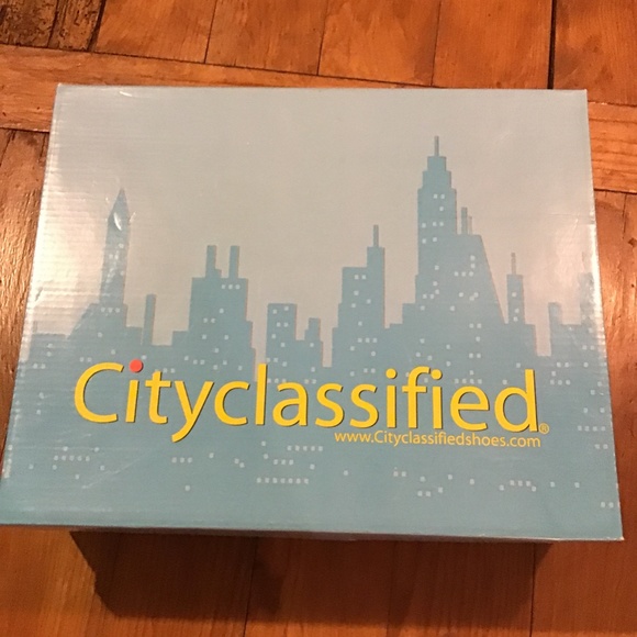 Short Sexy Zip Up Boots - Picture 4 of 4